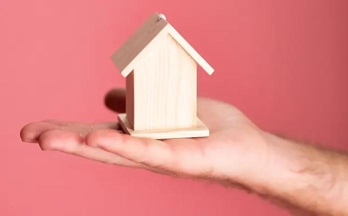 Luxury Homeowners Celebrate Financial Relief From Jumbo Reverse Mortgages
